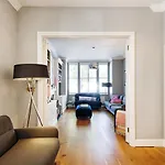 Enchanting Southfields Home By King George\'S Park