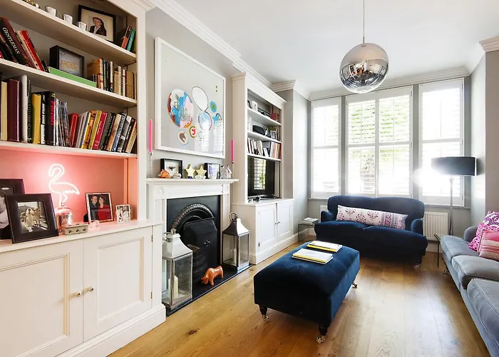 Enchanting Southfields Home By King George\'S Park