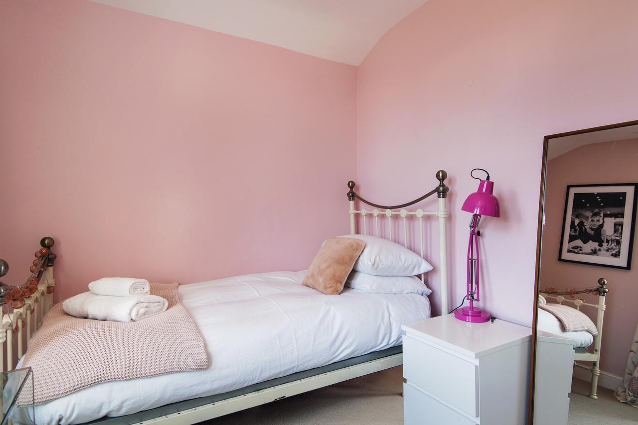 Casa vacanze Enchanting Southfields By King George's Park Londra