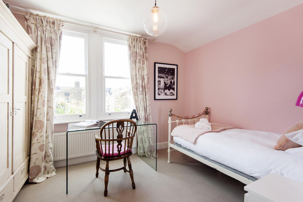Casa vacanze Enchanting Southfields By King George's Park *
